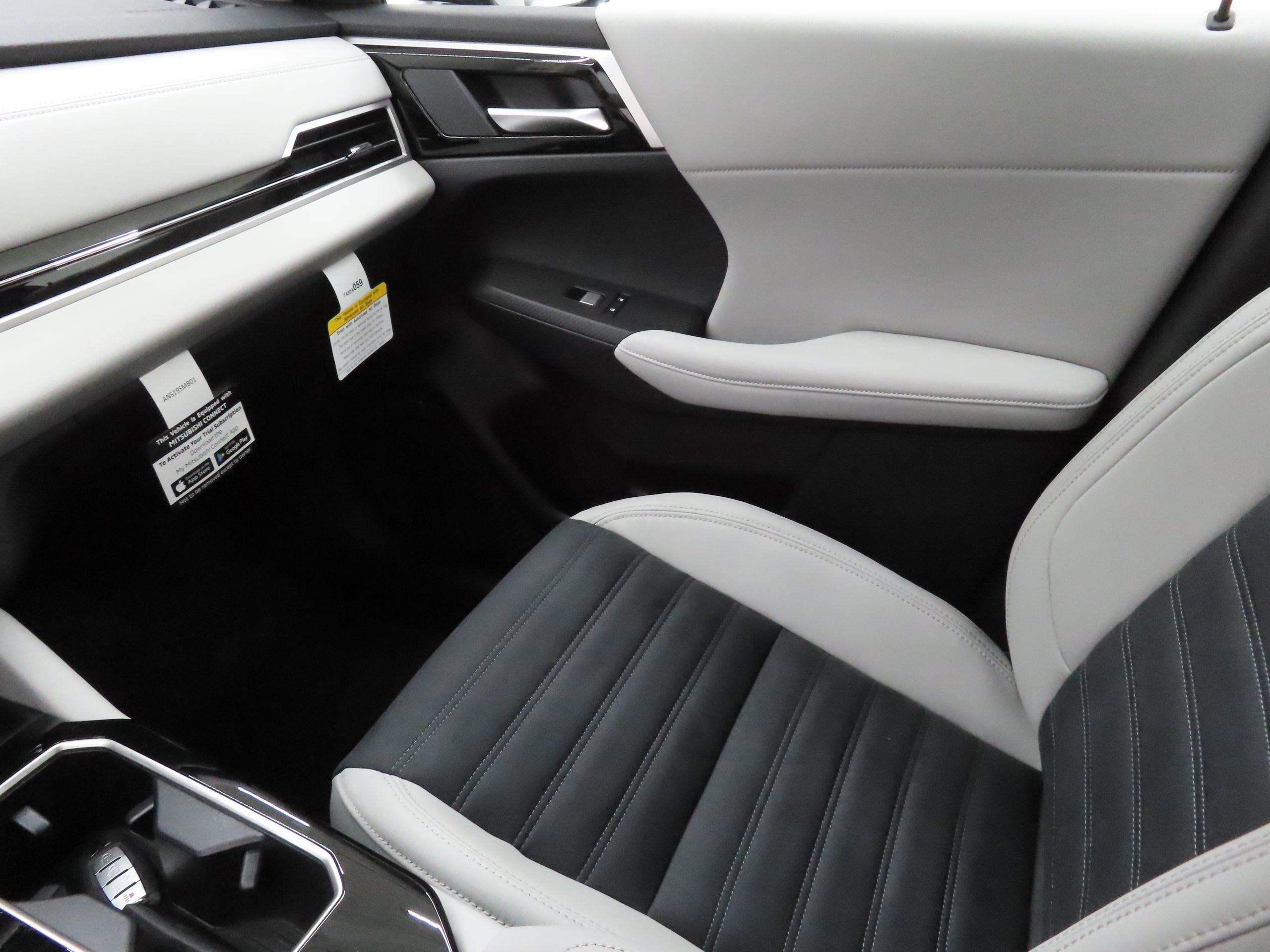 New 2026 Mitsubishi Outlander SE AWD/4WD image 19