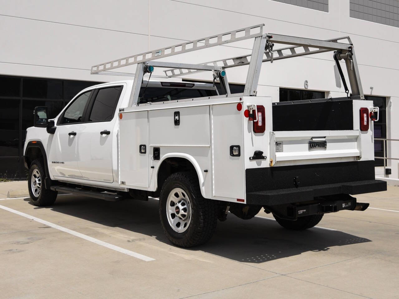 Used 2023 GMC Sierra 3500 Pro w/ Convenience Package AWD/4WD image 6