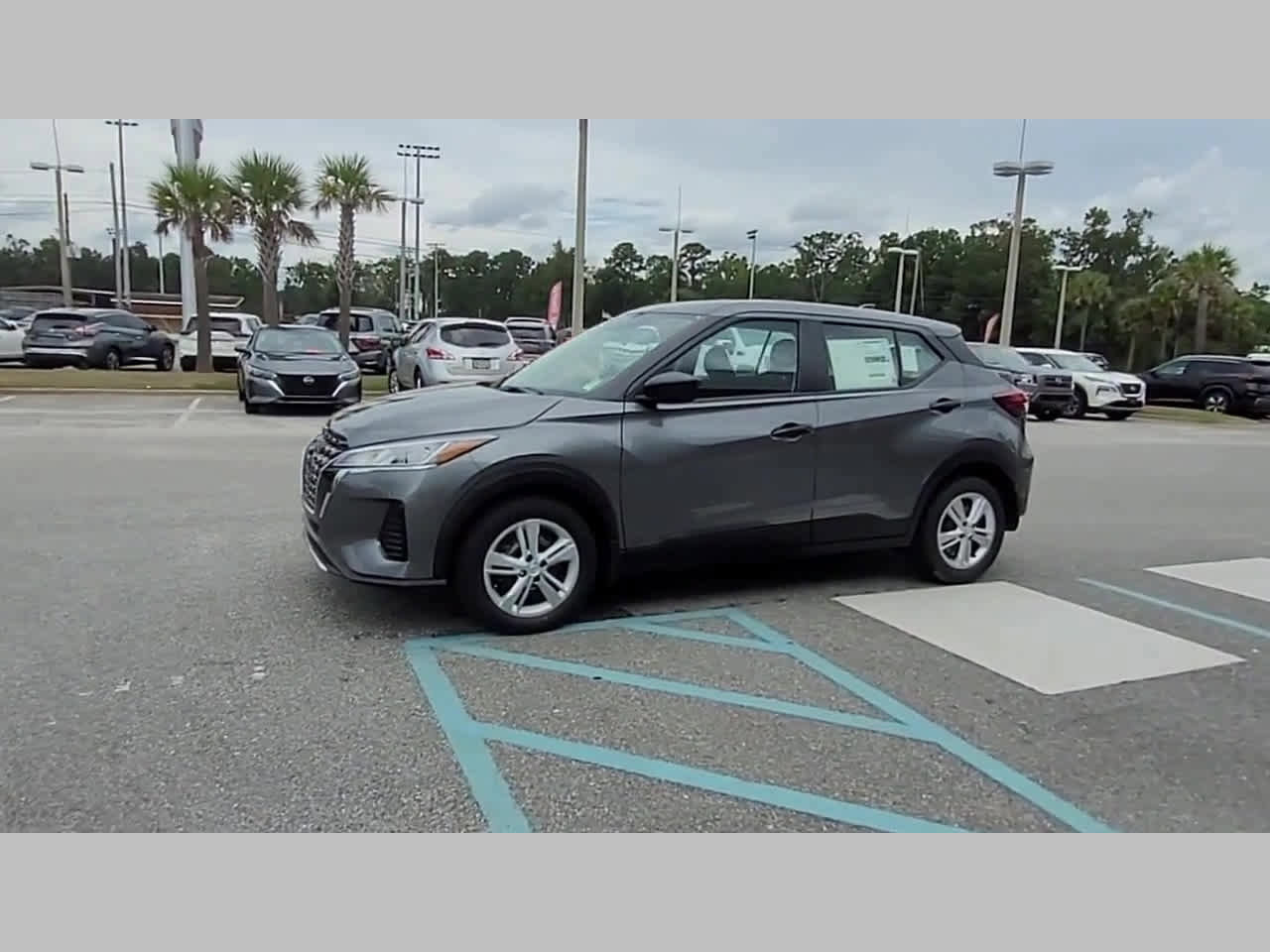 New 2025 Nissan Kicks Play S image 24