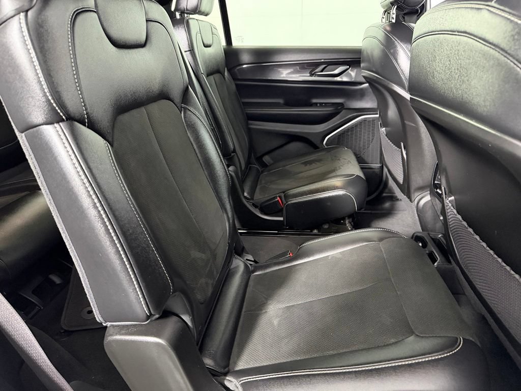 Certified 2022 Jeep Grand Cherokee L Laredo RWD image 31