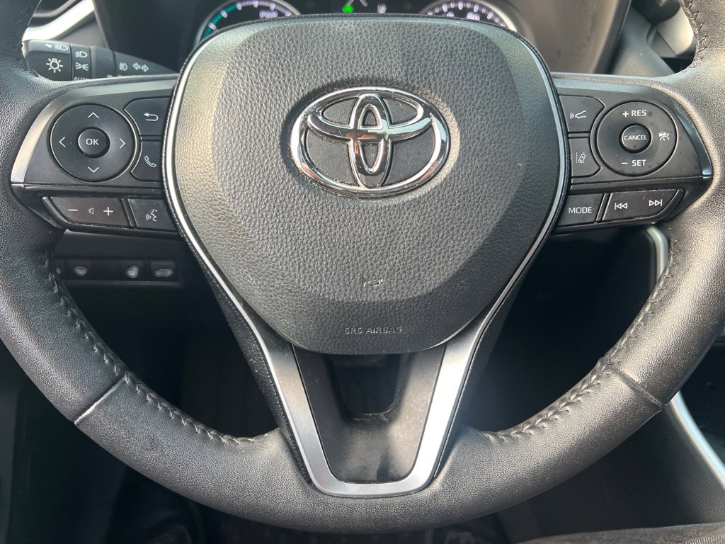Used 2021 Toyota RAV4 XLE Premium image 21