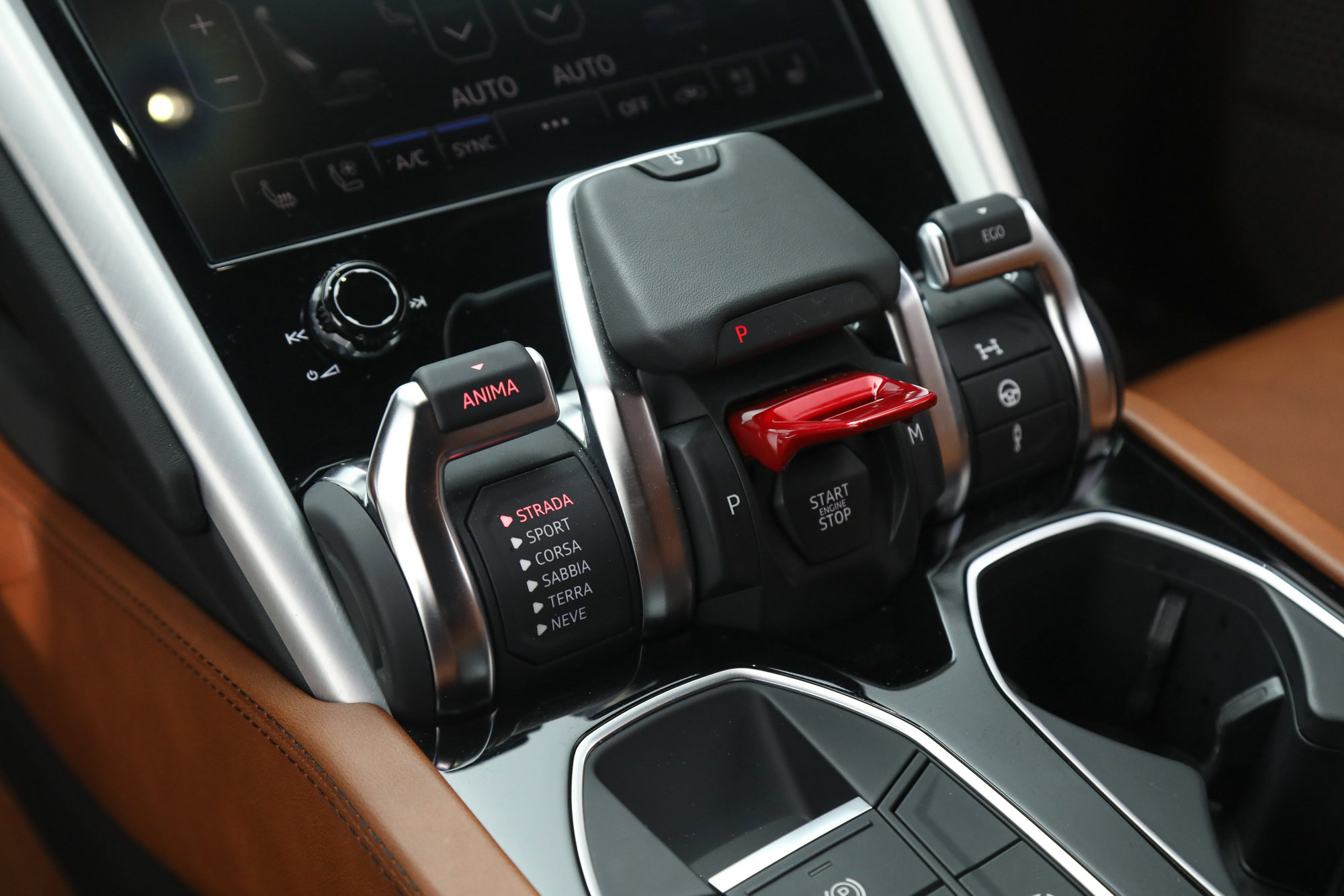 Used 2020 Lamborghini Urus AWD/4WD image 23