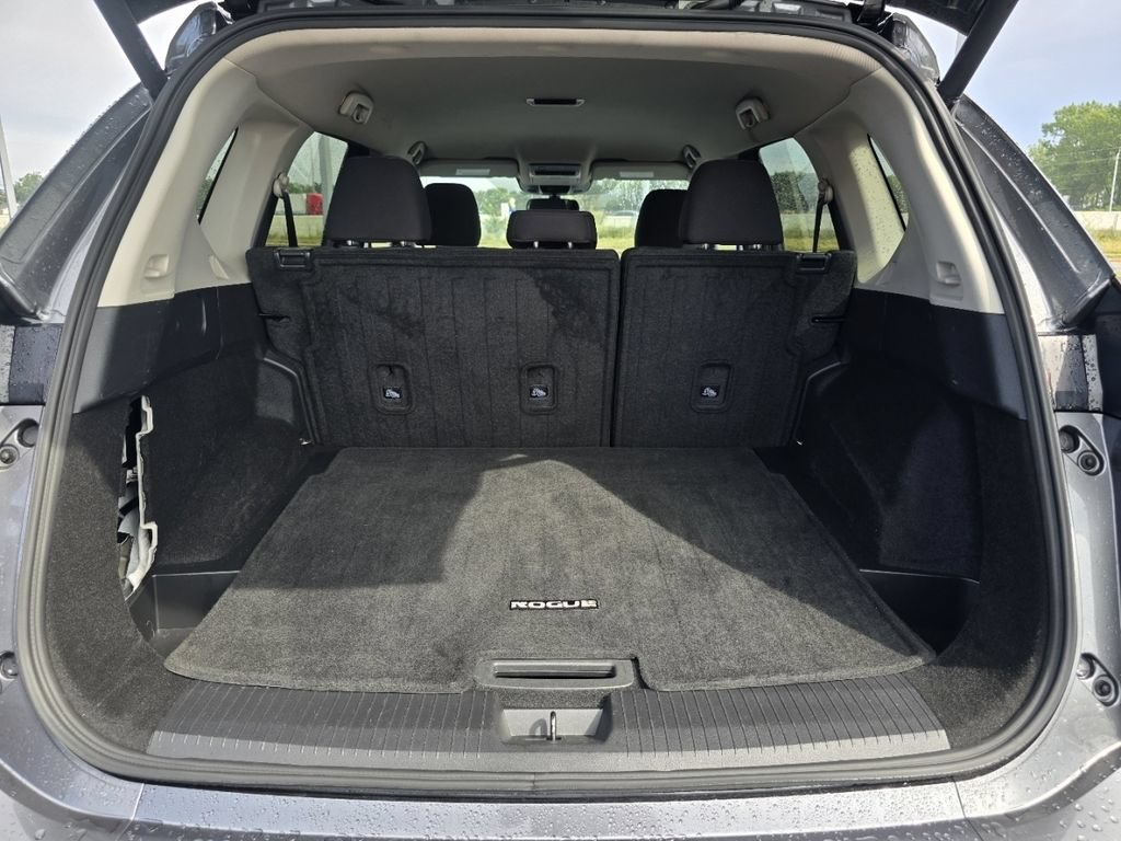 Used 2024 Nissan Rogue SV AWD/4WD image 17