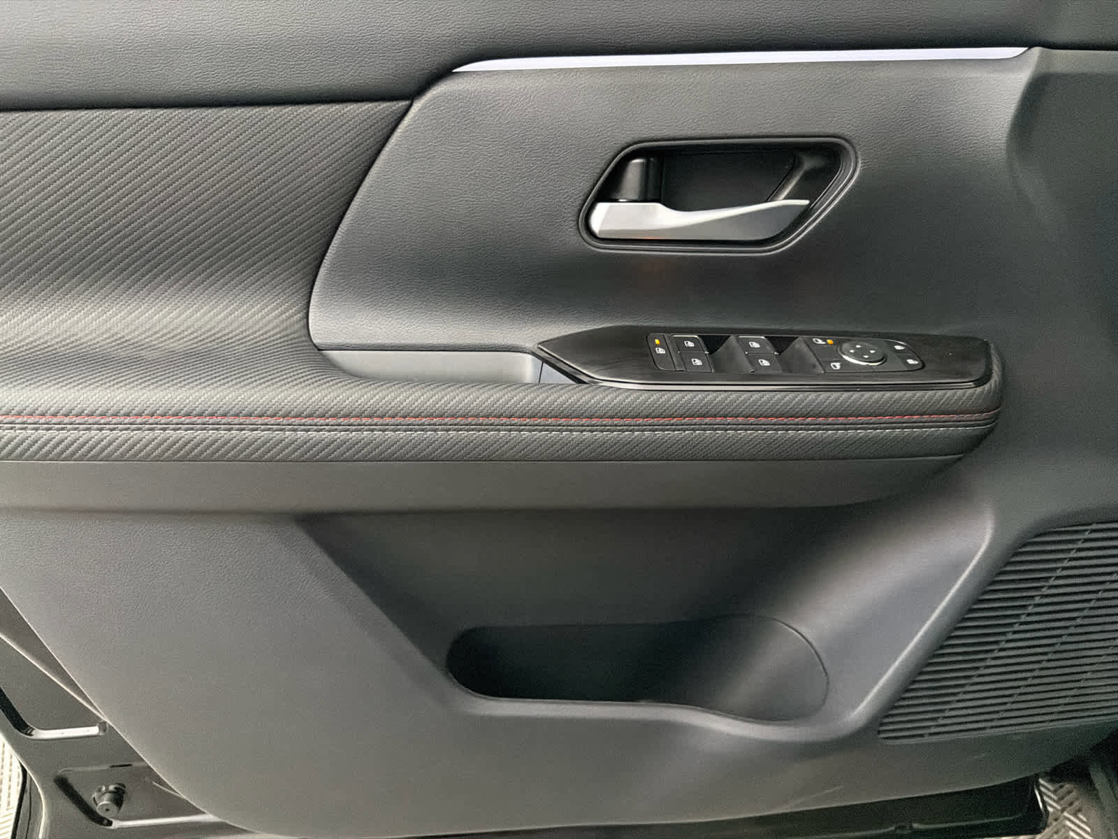 New 2026 Nissan Kicks SR w/ SR Premium Package image 23