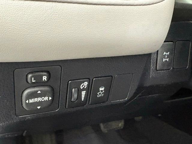 Used 2013 Toyota RAV4 XLE AWD/4WD image 13