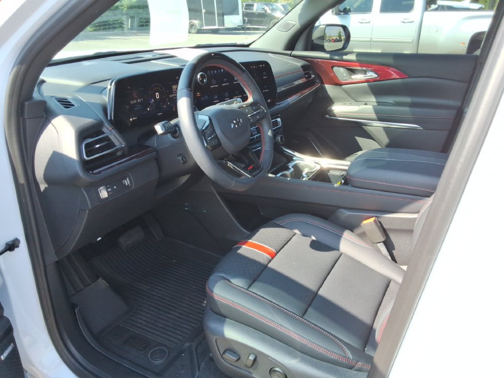 Certified 2026 Chevrolet Traverse RS FWD image 22