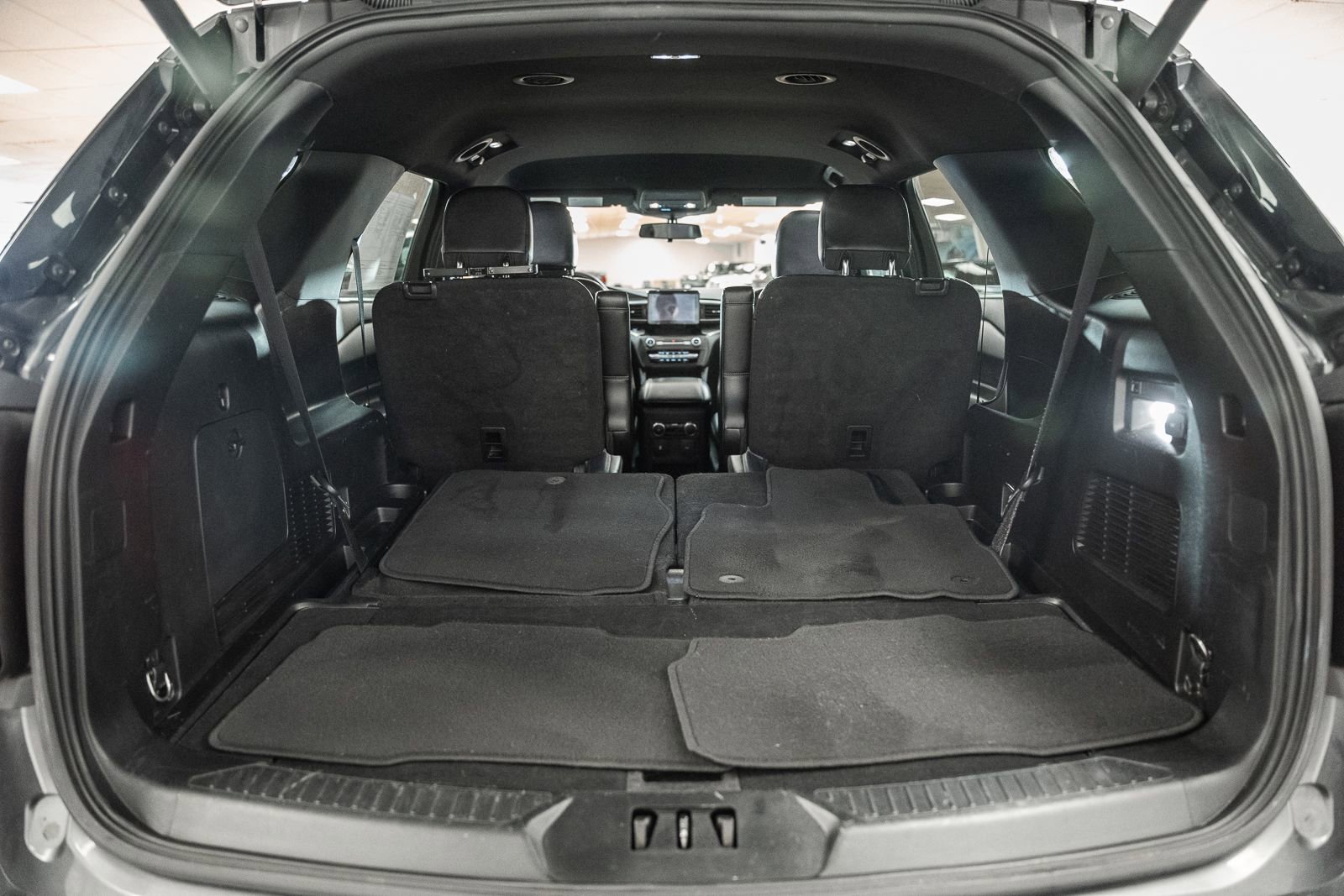 Certified 2020 Ford Explorer XLT w/ Equipment Group 202A image 13