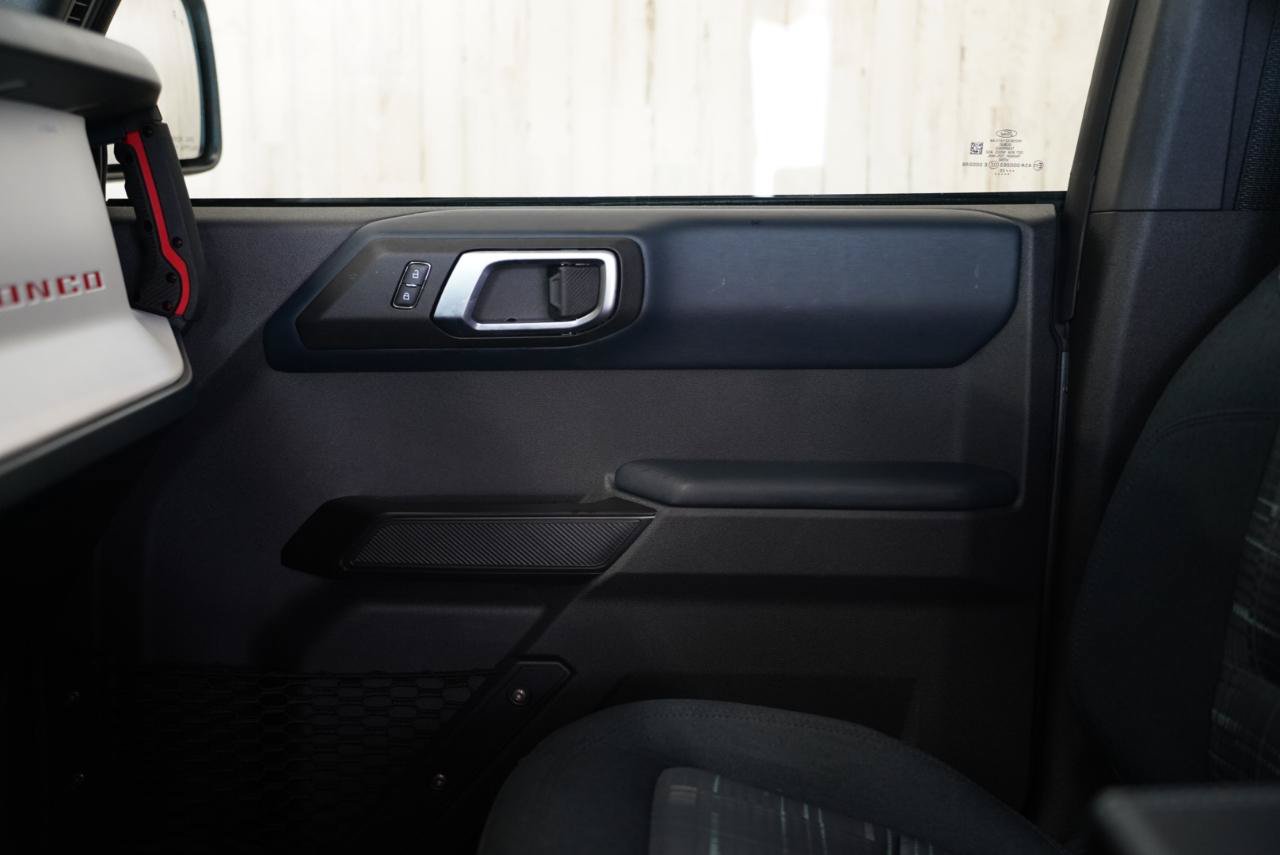 Used 2025 Ford Bronco Heritage Edition AWD/4WD image 32