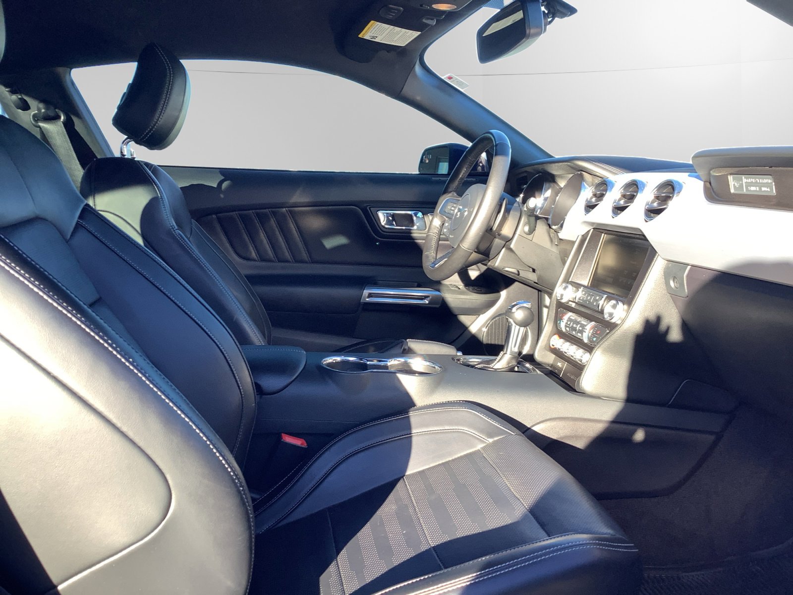 Used 2015 Ford Mustang Premium image 15