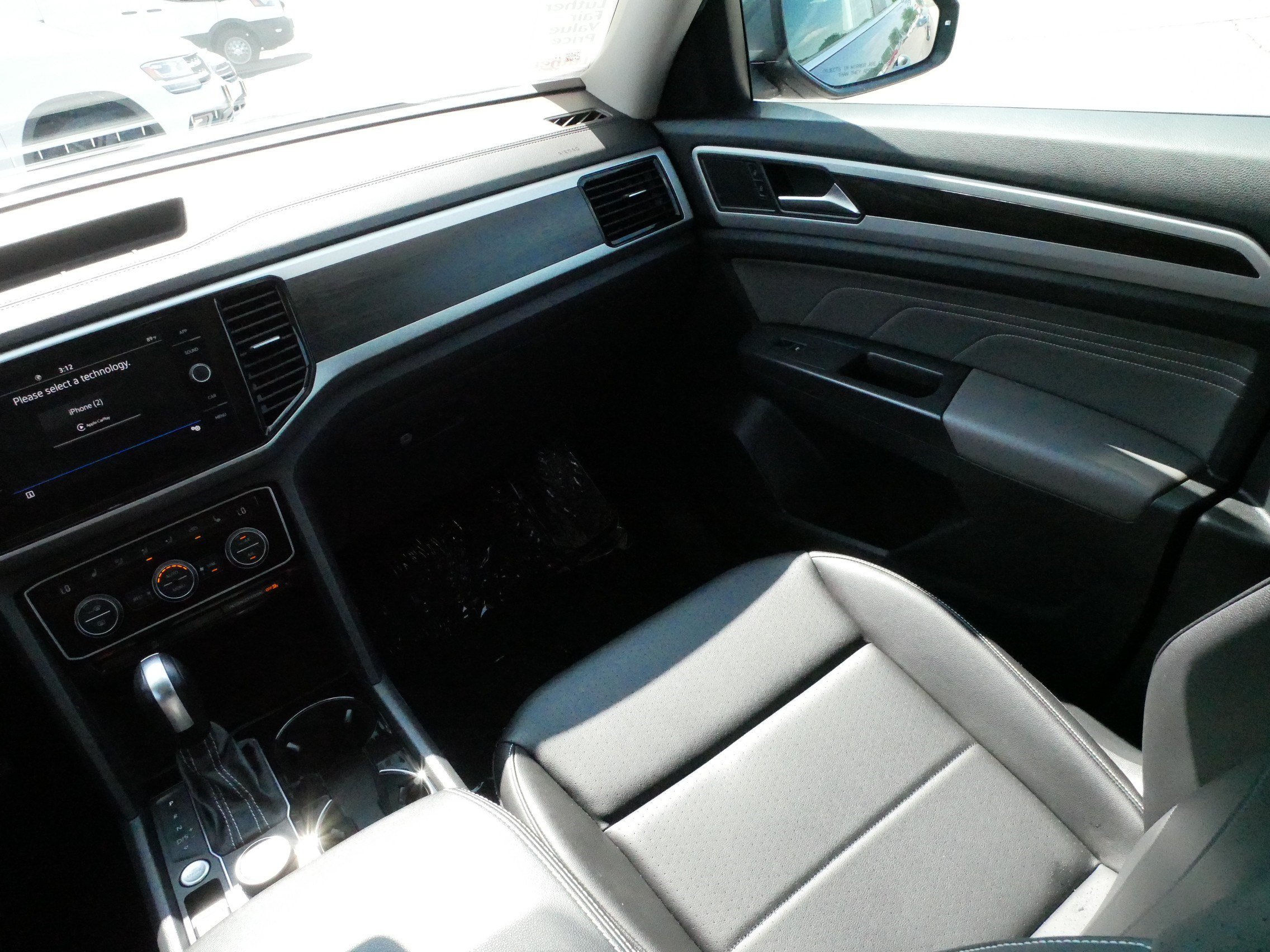 Certified 2023 Volkswagen Atlas SE w/ Panoramic Sunroof Package AWD/4WD image 11