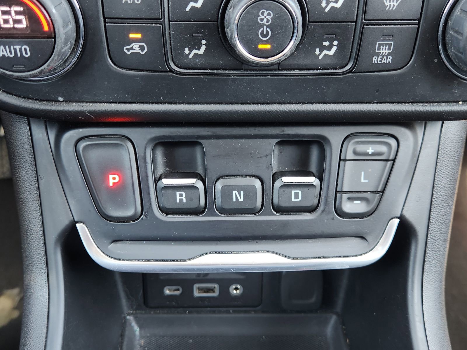 Used 2020 GMC Terrain SLT w/ Preferred Package image 25