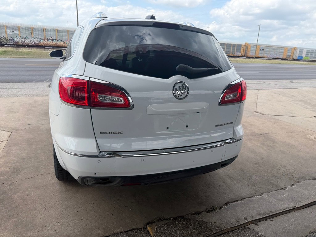 Used 2017 Buick Enclave Leather FWD image 18