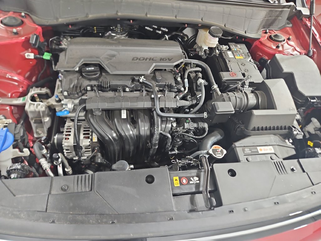 Certified 2025 Hyundai Kona SEL AWD/4WD image 23