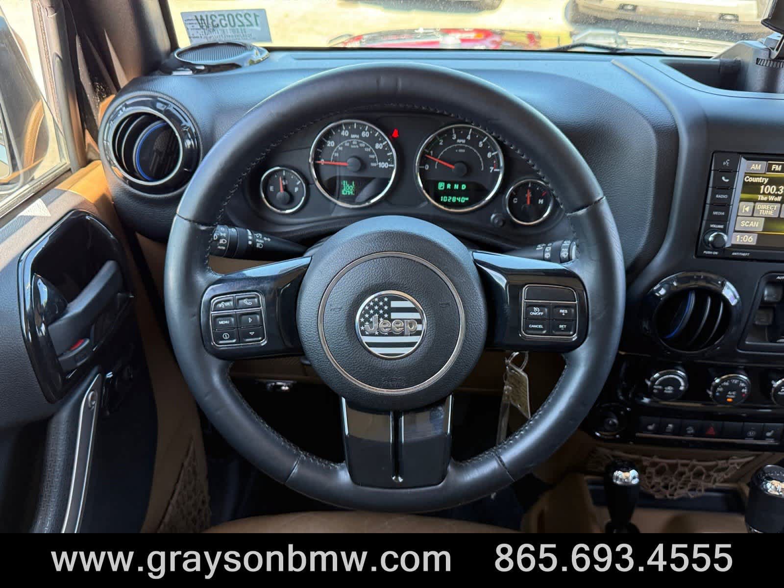 Used 2015 Jeep Wrangler Unlimited Sahara w/ Connectivity Group AWD/4WD image 18