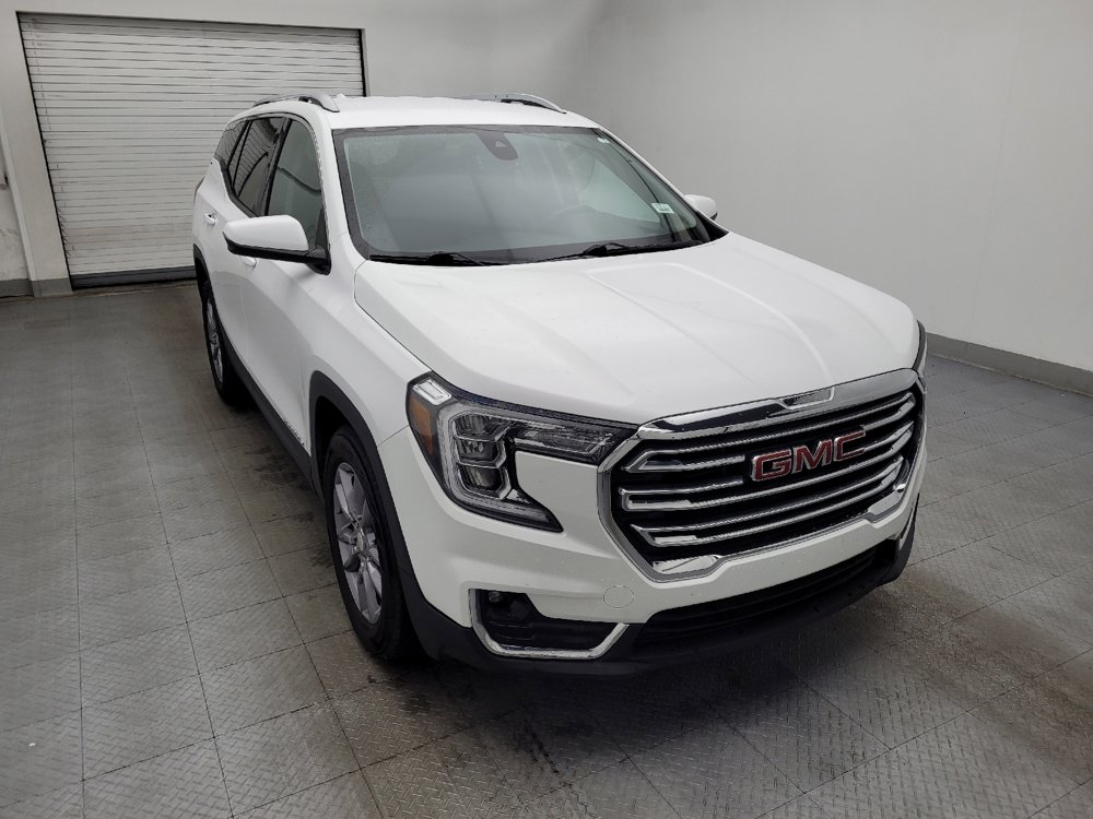 Used 2024 GMC Terrain SLT image 13