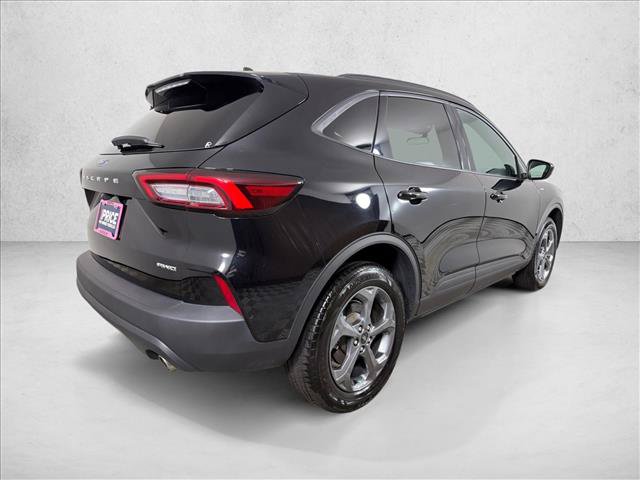 Used 2025 Ford Escape ST-Line Select AWD/4WD image 3