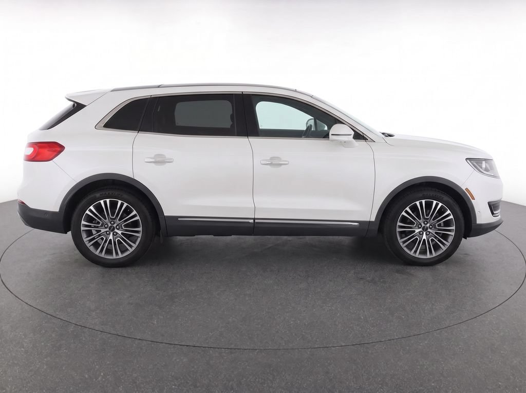 Used 2016 Lincoln MKX Reserve w/ Technology Package FWD image 8
