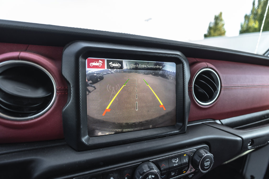 Used 2023 Jeep Wrangler Unlimited Rubicon 4xe AWD/4WD image 13