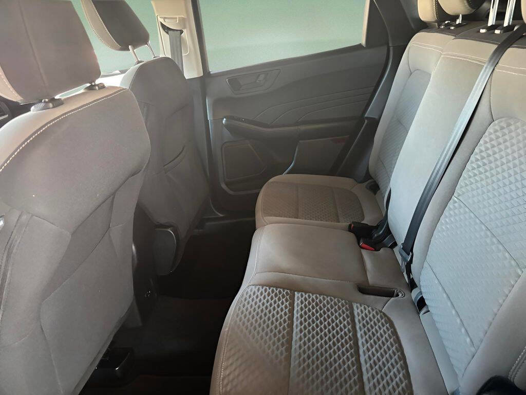 Used 2022 Ford Escape SE image 17