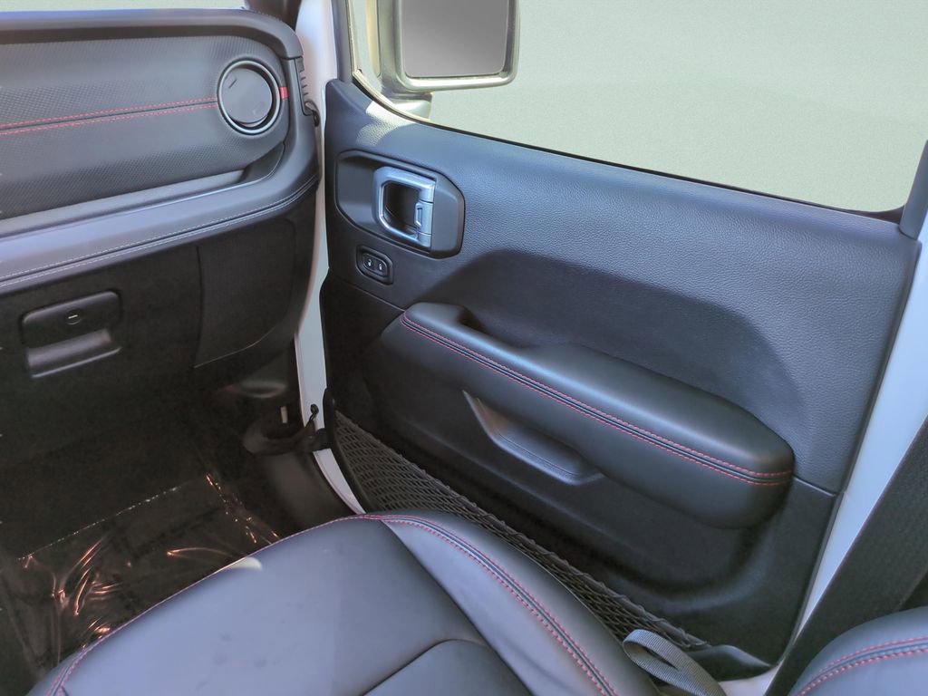 Used 2025 Jeep Wrangler Rubicon w/ Safety Group image 15