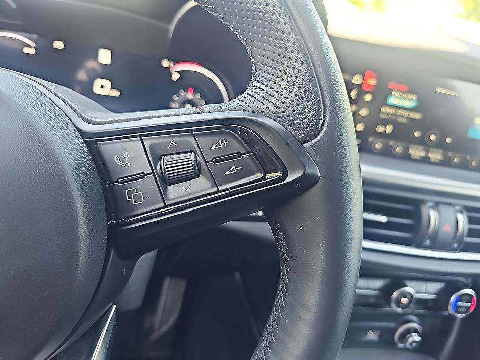 Used 2024 Alfa Romeo Stelvio Ti w/ Active Assist Plus Package image 25