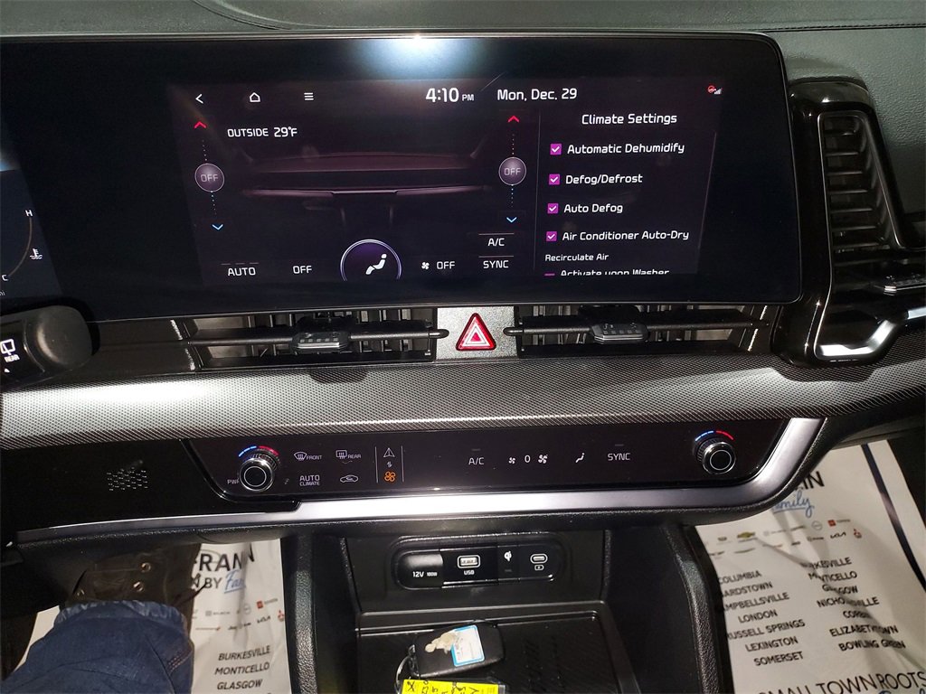 Used 2025 Kia Sportage SX image 25