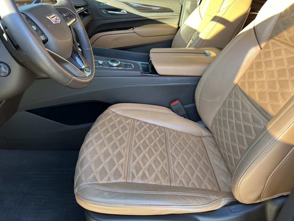 Certified 2024 Cadillac Escalade Premium Luxury image 29