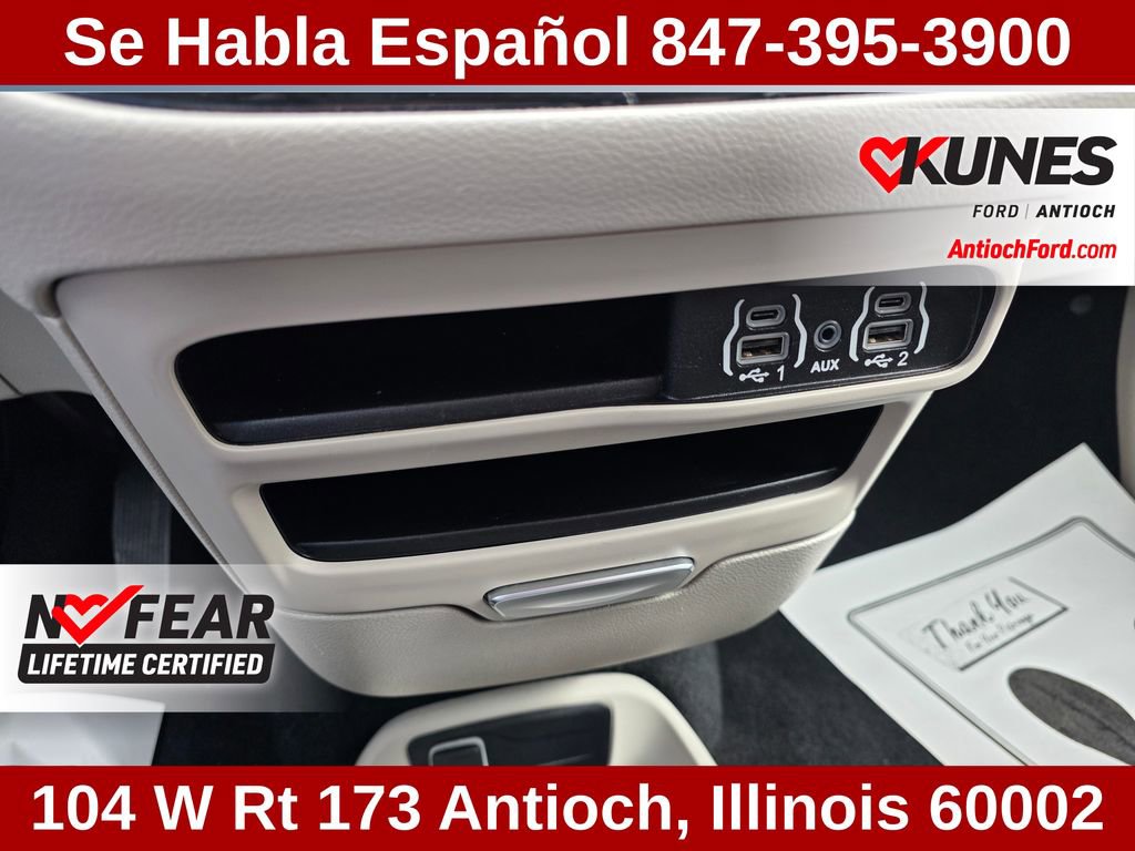 Used 2023 Chrysler Voyager LX image 60