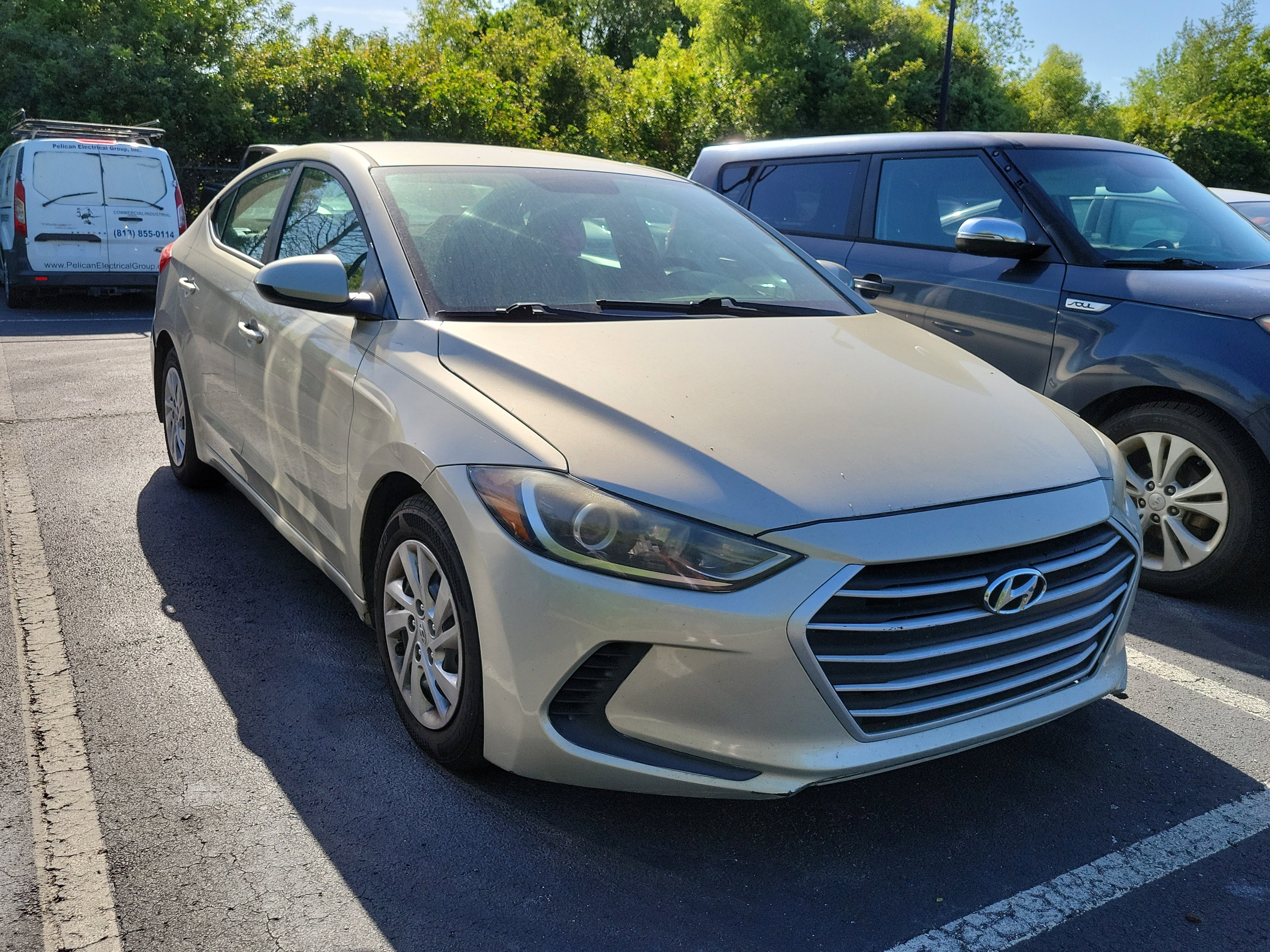 Used 2017 Hyundai Elantra SE video 1