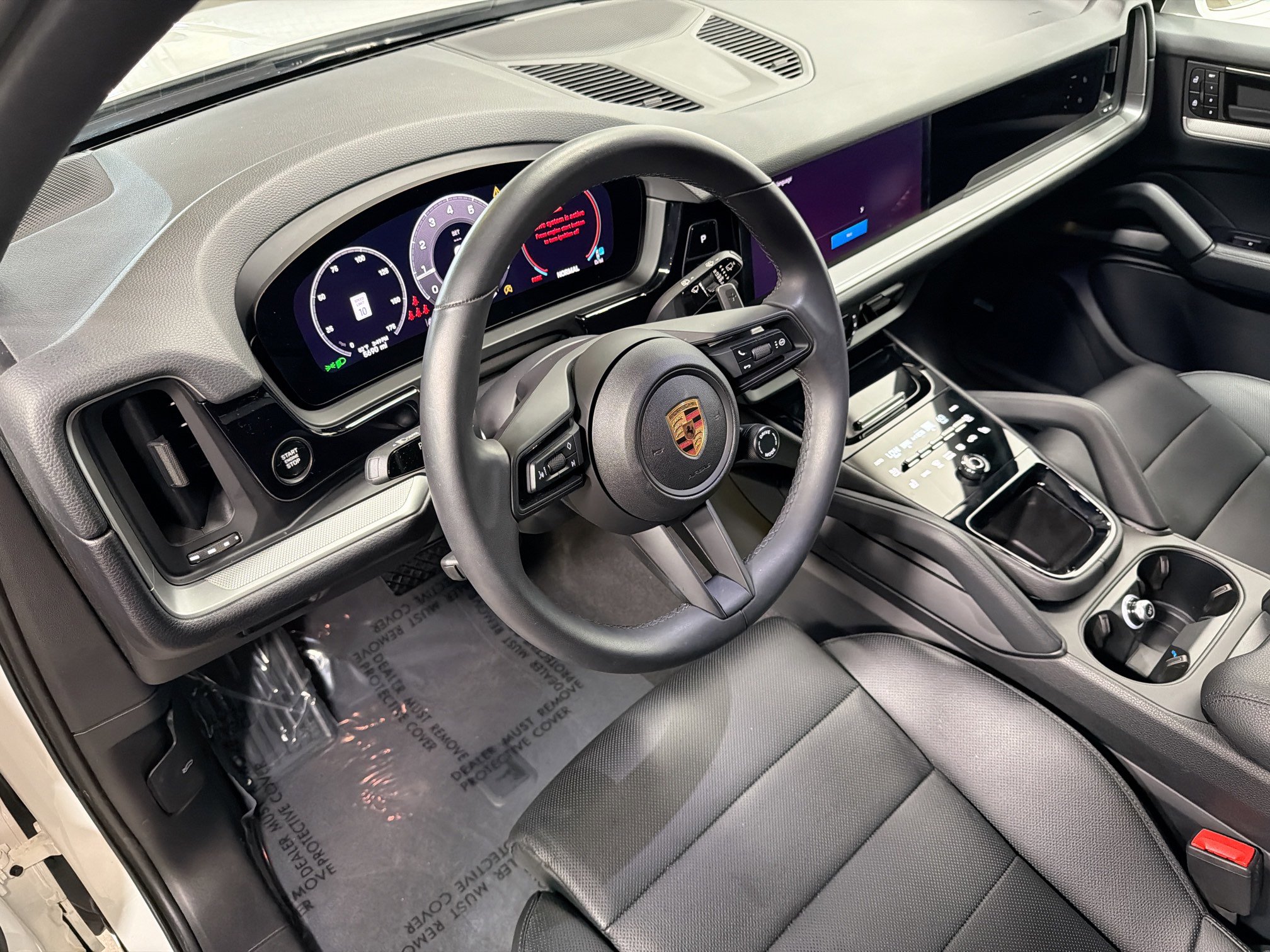 Used 2025 Porsche Cayenne image 4