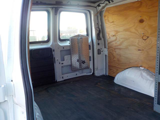 Used 2012 Chevrolet Express 3500 image 22