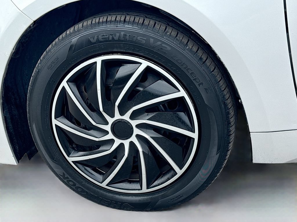 Used 2021 Toyota Corolla LE FWD image 39