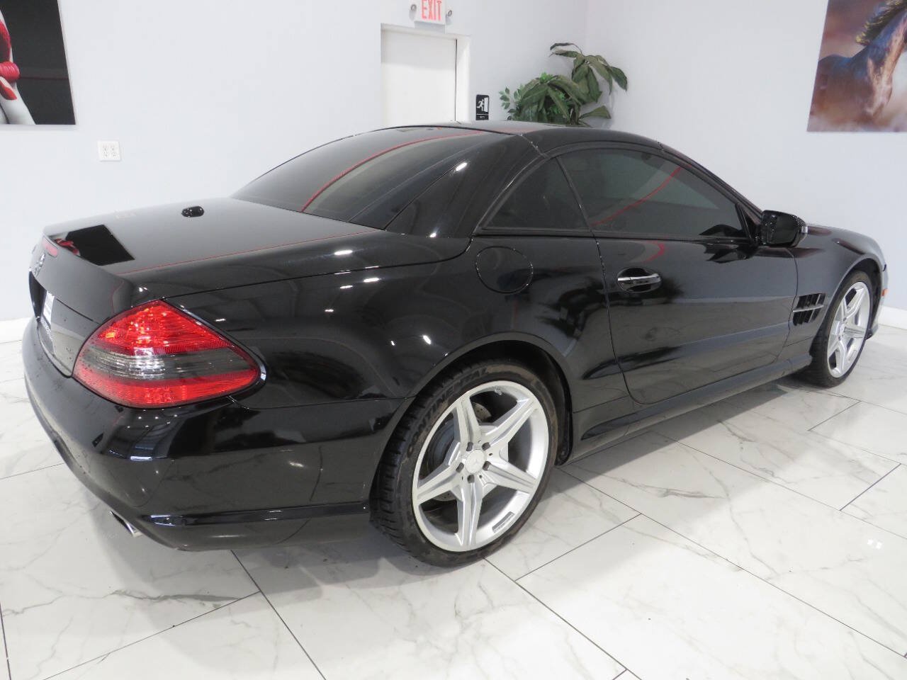 Used 2011 Mercedes-Benz SL 550 image 4