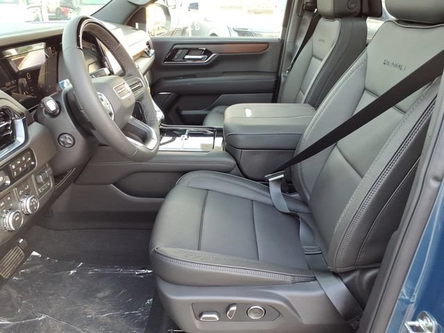 New 2026 GMC Yukon XL Denali w/ Advanced Technology Package AWD/4WD image 5