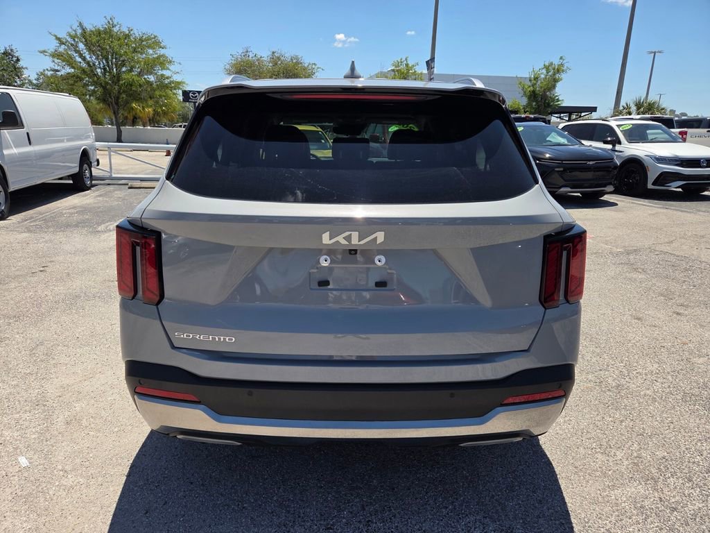 Used 2024 Kia Sorento S FWD image 13