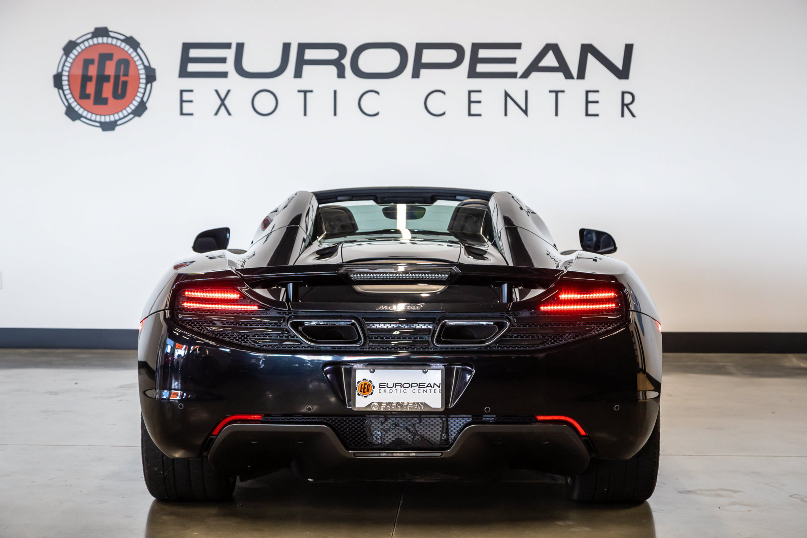 Used 2013 McLaren MP4-12C Spider RWD image 13