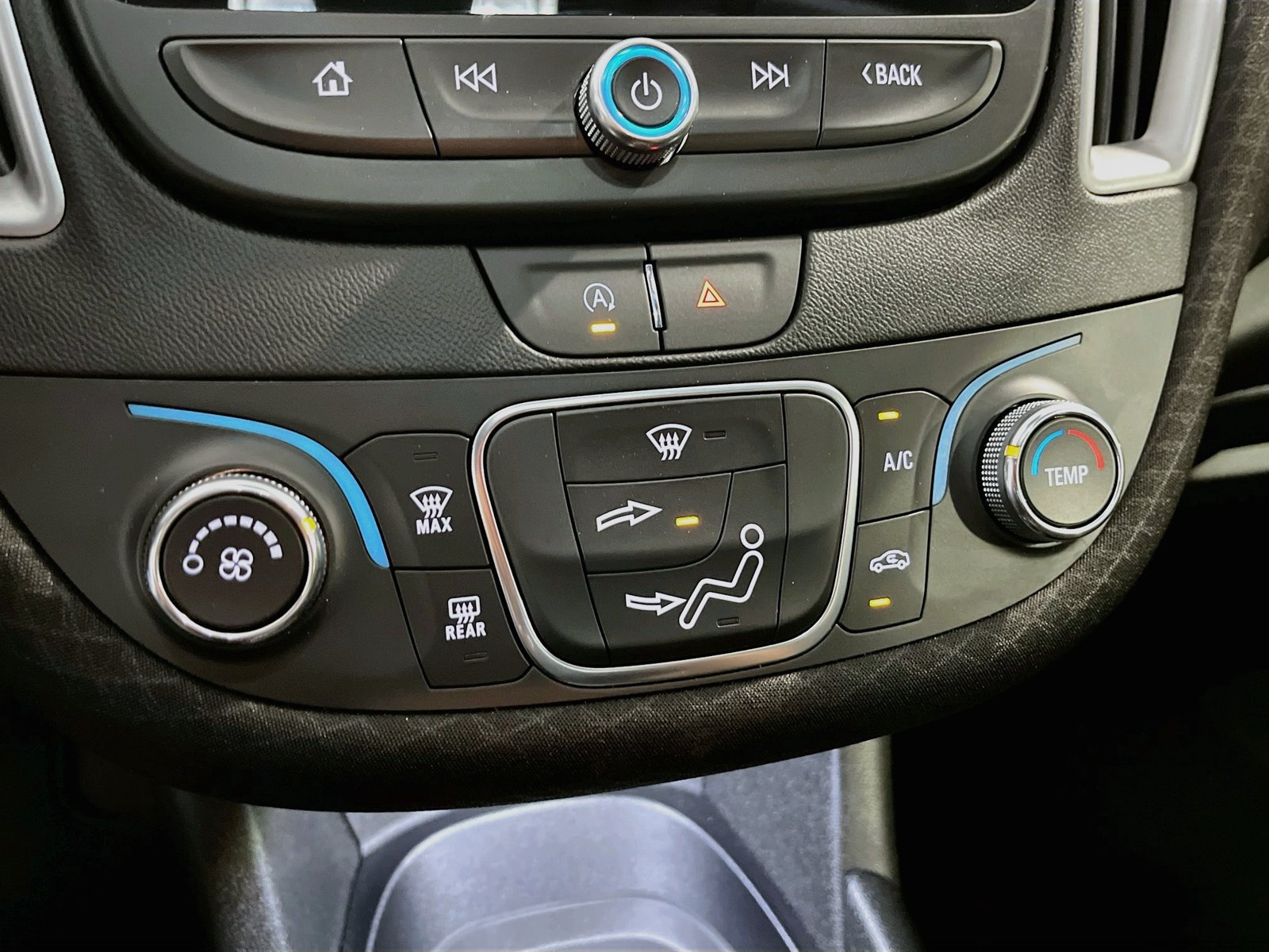 Used 2025 Chevrolet Malibu RS FWD image 16