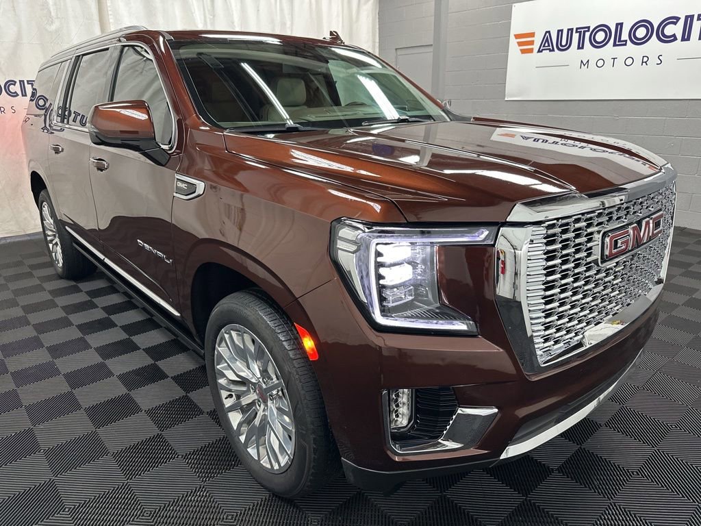 Used 2023 GMC Yukon XL Denali w/ Max Trailering Package AWD/4WD image 2