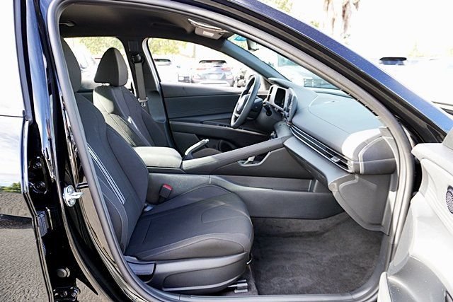 Certified 2026 Hyundai Elantra Sport FWD image 11