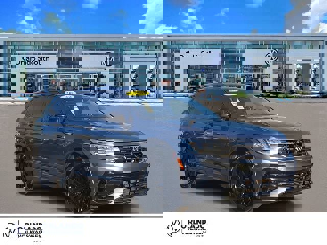 Used 2022 Volkswagen Tiguan SE R-Line