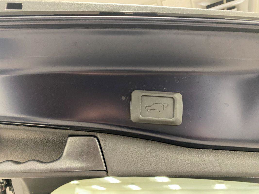 Used 2025 Toyota RAV4 XLE image 16