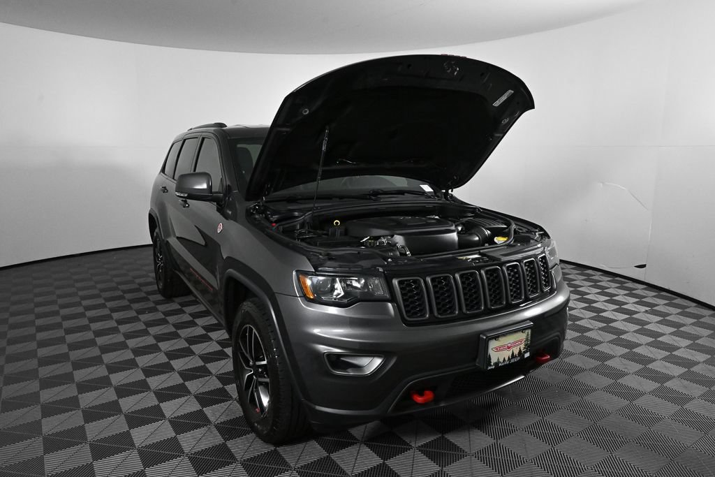 Used 2020 Jeep Grand Cherokee Trailhawk AWD/4WD image 32
