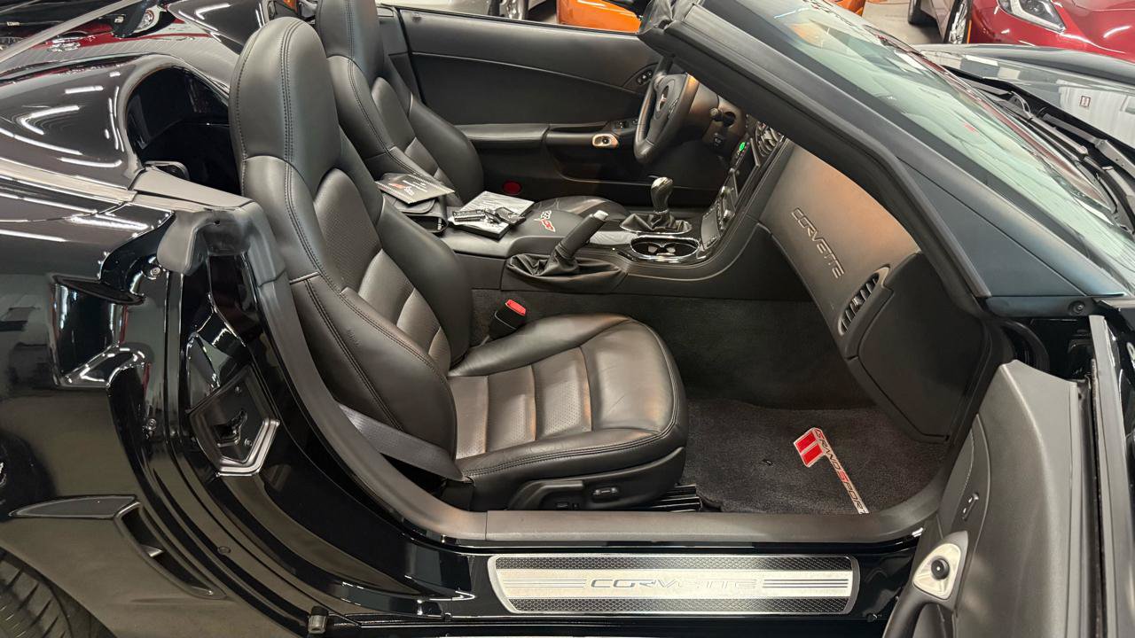 Used 2010 Chevrolet Corvette Grand Sport w/ Preferred Equipment Group RWD image 17
