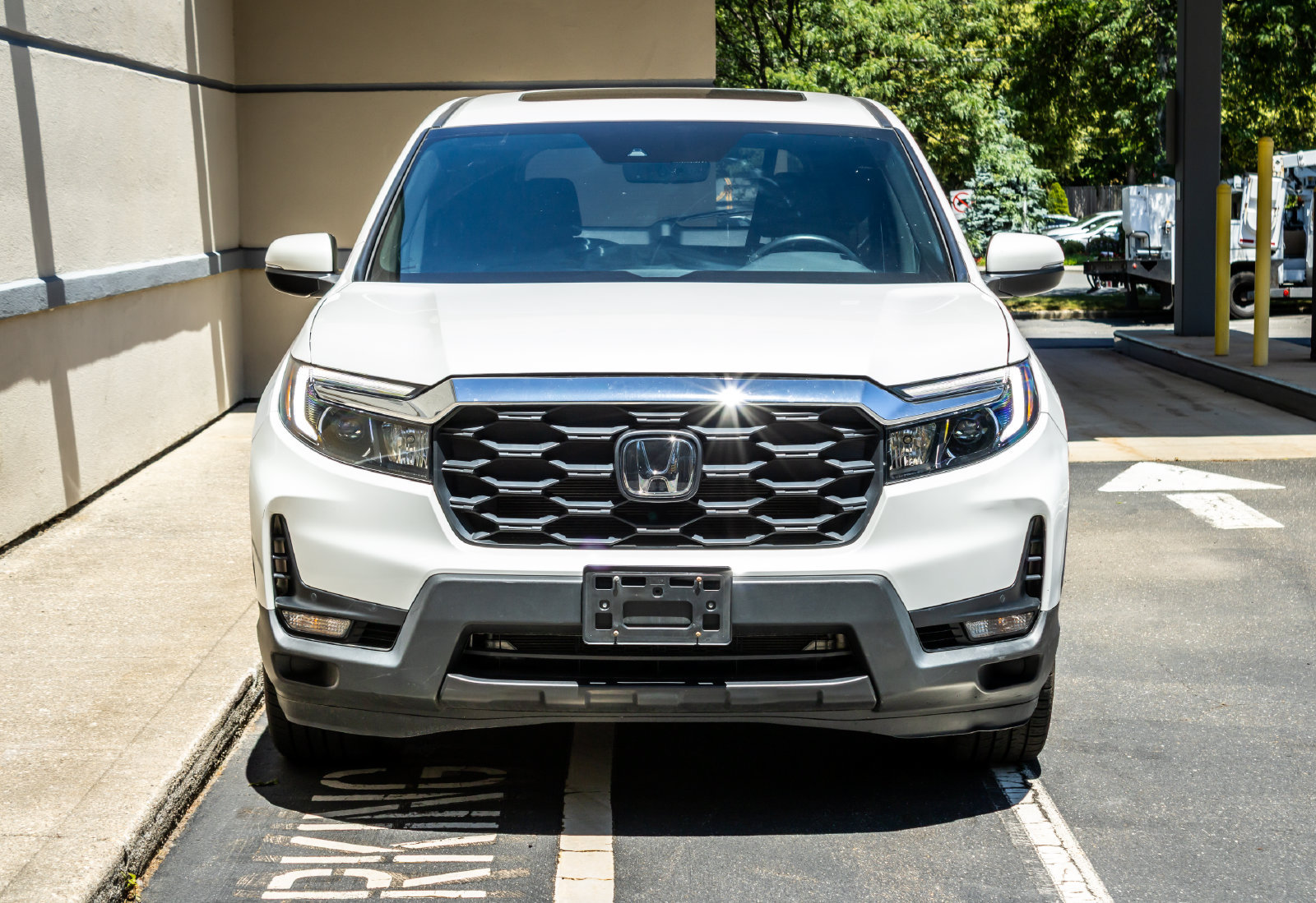 Used 2023 Honda Passport EX-L image 2