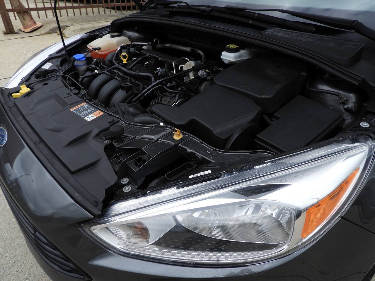 Used 2017 Ford Focus SE FWD image 43