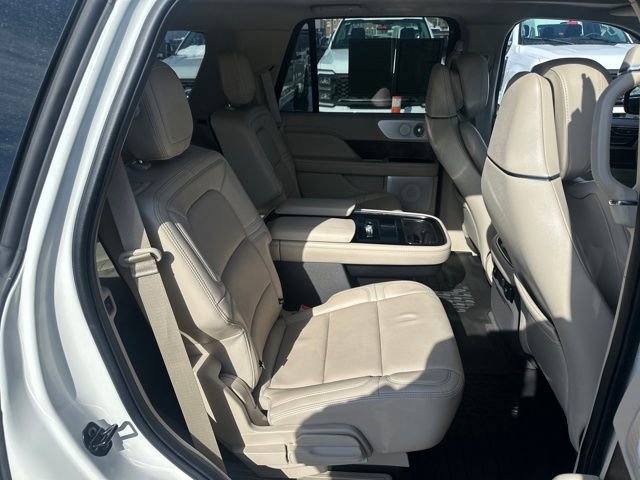 Used 2020 Lincoln Navigator Reserve w/ Luxury Package image 19