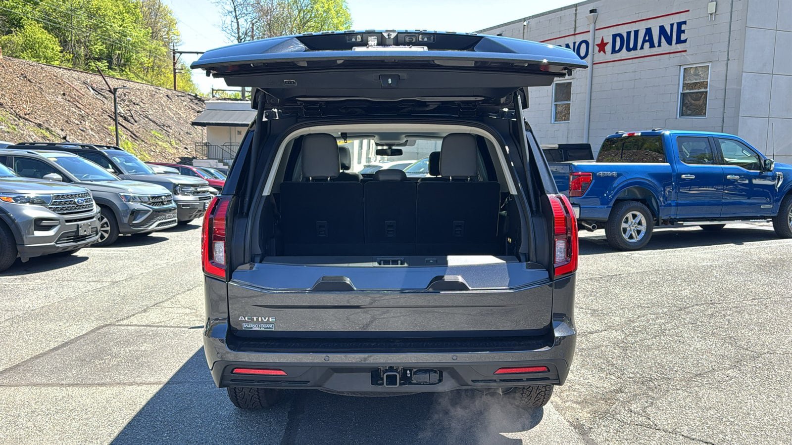 Used 2025 Ford Expedition Active AWD/4WD image 7