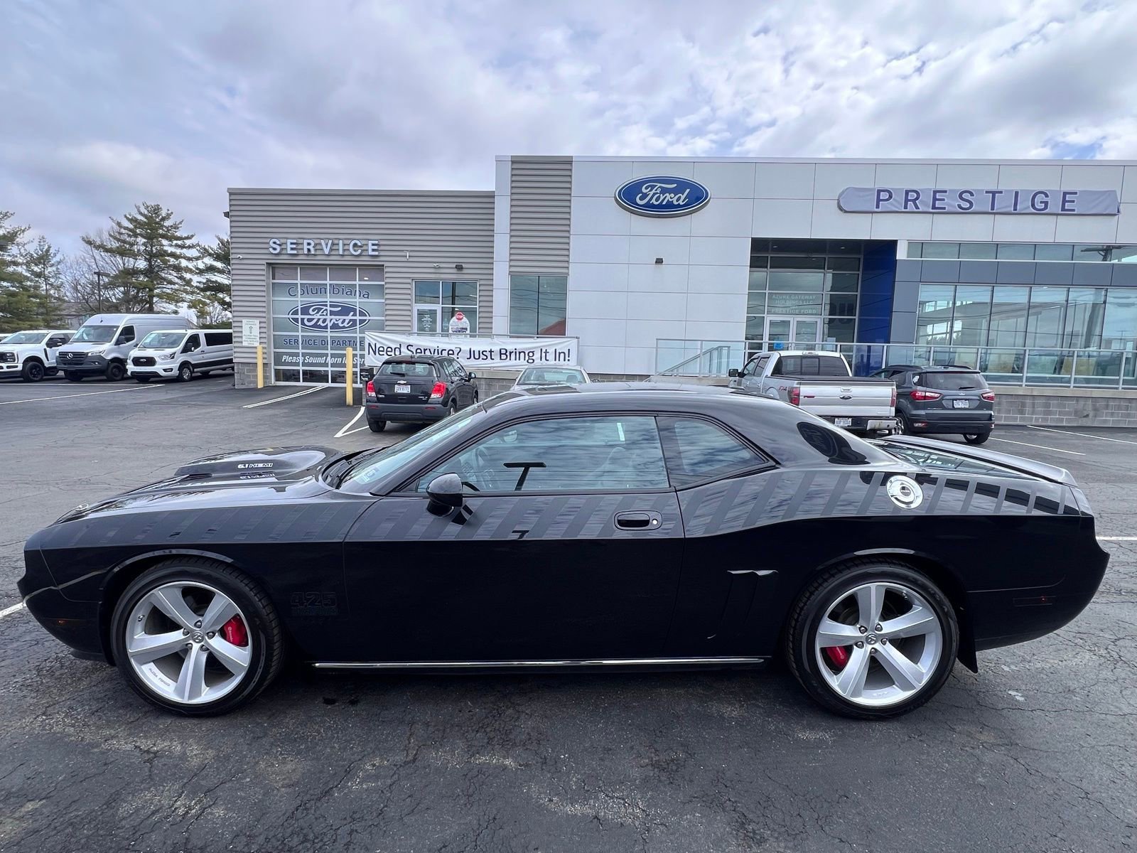 Used 2009 Dodge Challenger SRT8 w/ SRT Option Group II RWD image 6