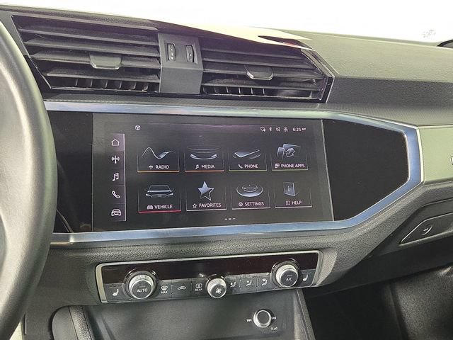 Used 2025 Audi Q3 2.0T Premium AWD/4WD image 16