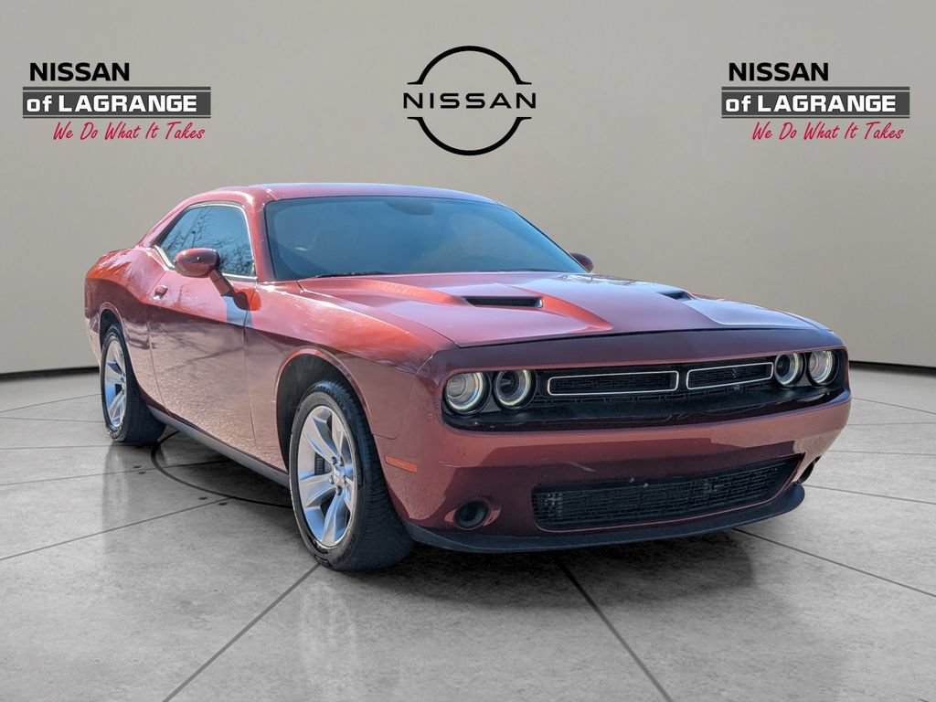 Used 2021 Dodge Challenger SXT RWD image 3